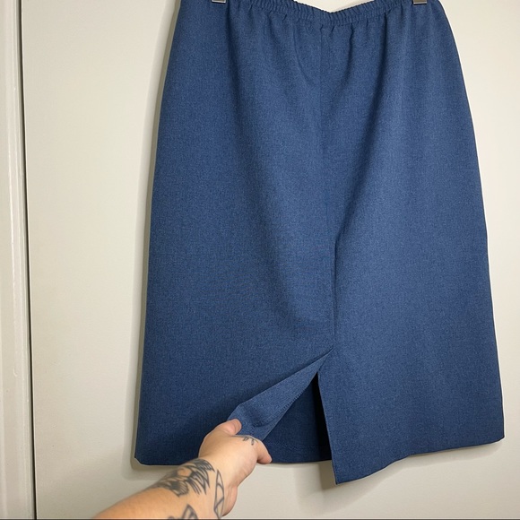 Vintage Blue Matching Blazer & Skirt Suit Set - Picture 9 of 10